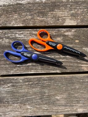 2 FISKARS Scissors Stamp Volcano